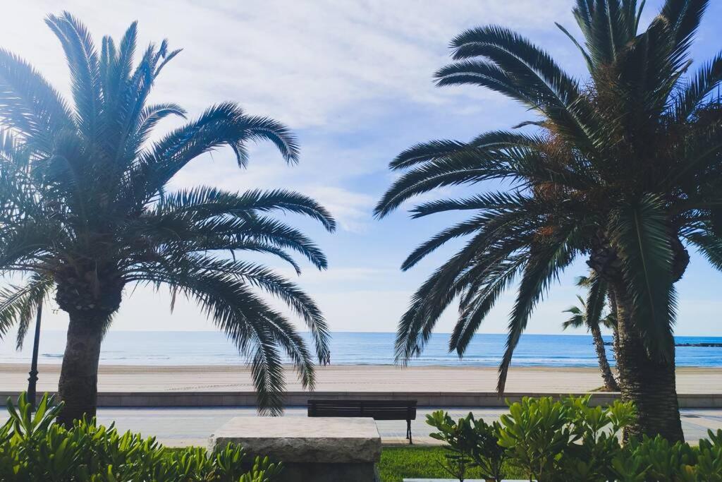 Apartamento Recien Reformado En Primera Linea Con Vistas A La Playa De La Almadraba Benicassim Luaran gambar